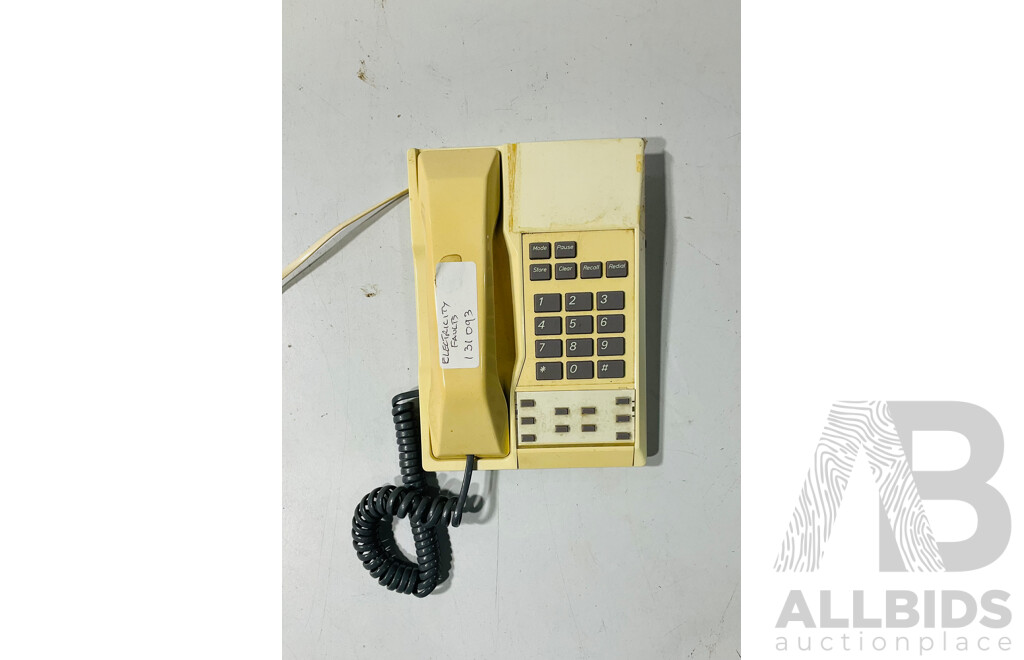 Retro Telecom Touchfone 200 Desk Phone with User Guide