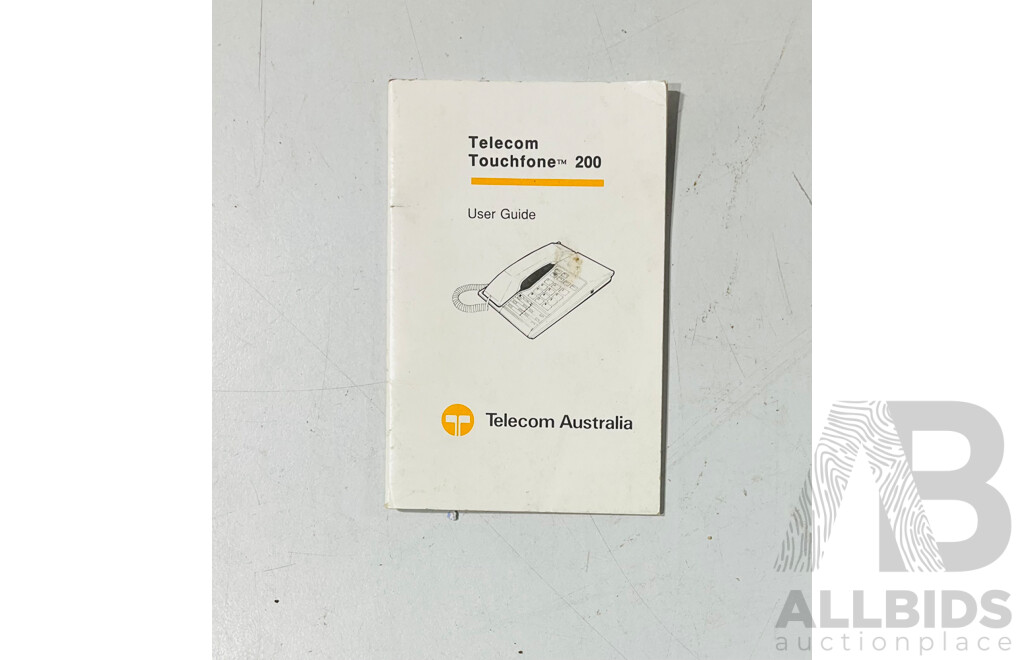 Retro Telecom Touchfone 200 Desk Phone with User Guide