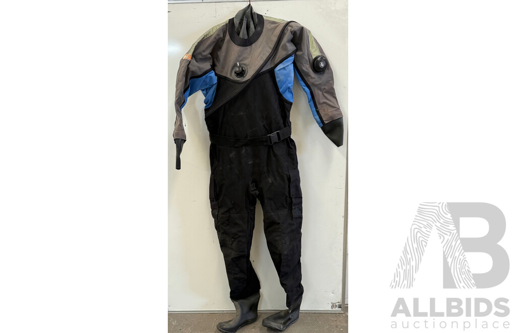 Hot N Dry Scuba Suit