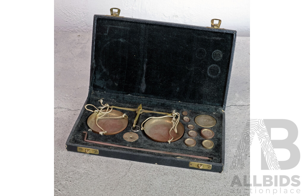 Vintage Apothecary Portable Scales