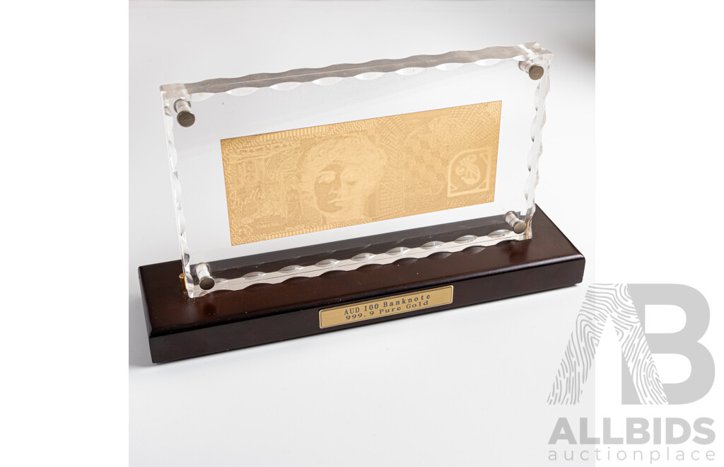 Australian Gold Plated One Hundred Dollar Bank Note in Case