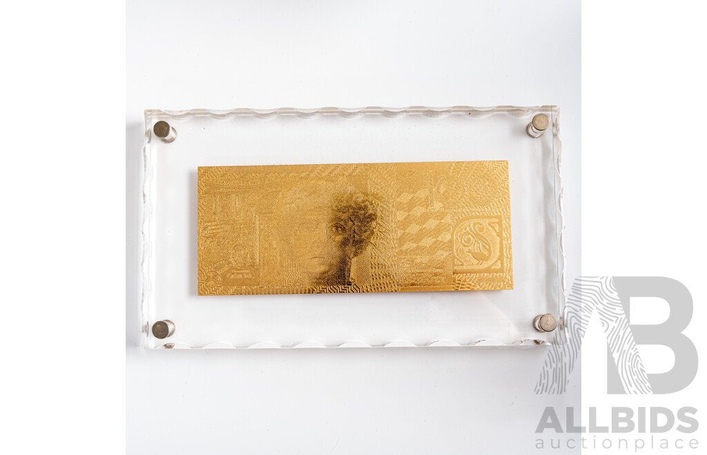 Australian Gold Plated One Hundred Dollar Bank Note in Case