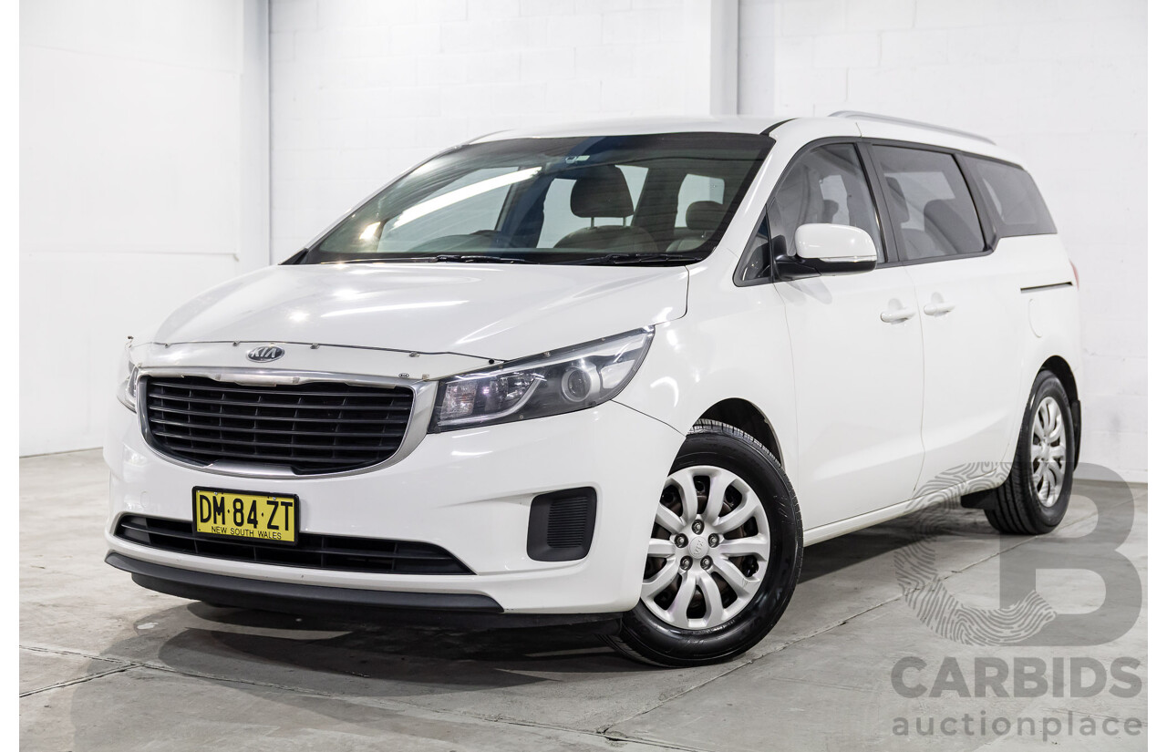 11/2015 Kia Carnival S YP MY16 4d Wagon Clear White V6 3.3L - 7 Seater