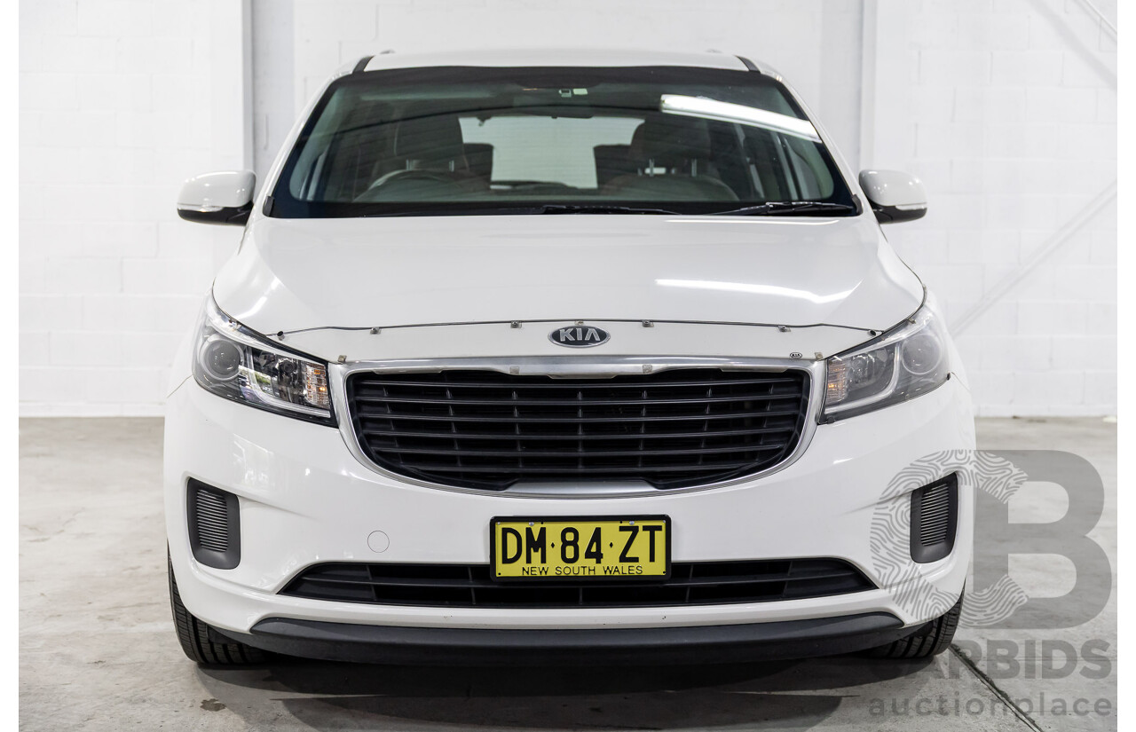 11/2015 Kia Carnival S YP MY16 4d Wagon Clear White V6 3.3L - 7 Seater