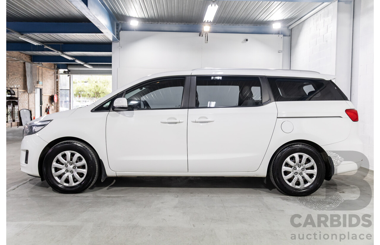 11/2015 Kia Carnival S YP MY16 4d Wagon Clear White V6 3.3L - 7 Seater