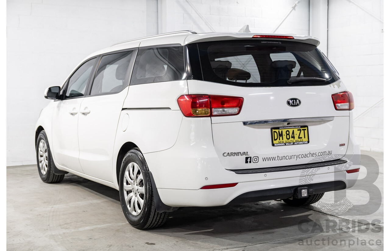 11/2015 Kia Carnival S YP MY16 4d Wagon Clear White V6 3.3L - 7 Seater