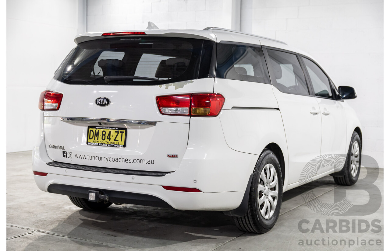 11/2015 Kia Carnival S YP MY16 4d Wagon Clear White V6 3.3L - 7 Seater