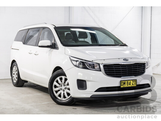 11/2015 Kia Carnival S YP MY16 4d Wagon Clear White V6 3.3L - 7 Seater