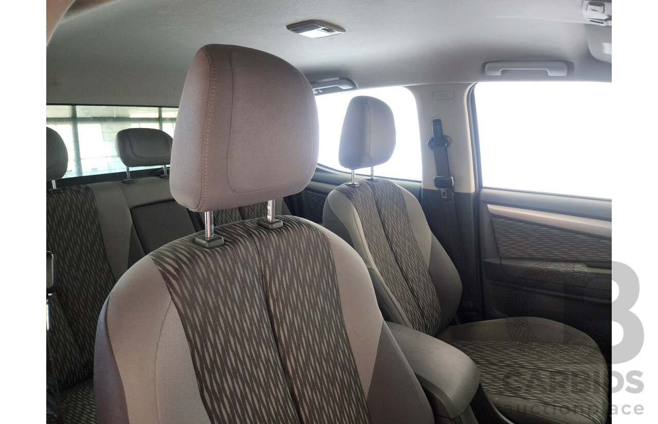 11/2015 Holden Colorado LS (4x4) RG MY15 Crew Cab P/Up White 2.8L