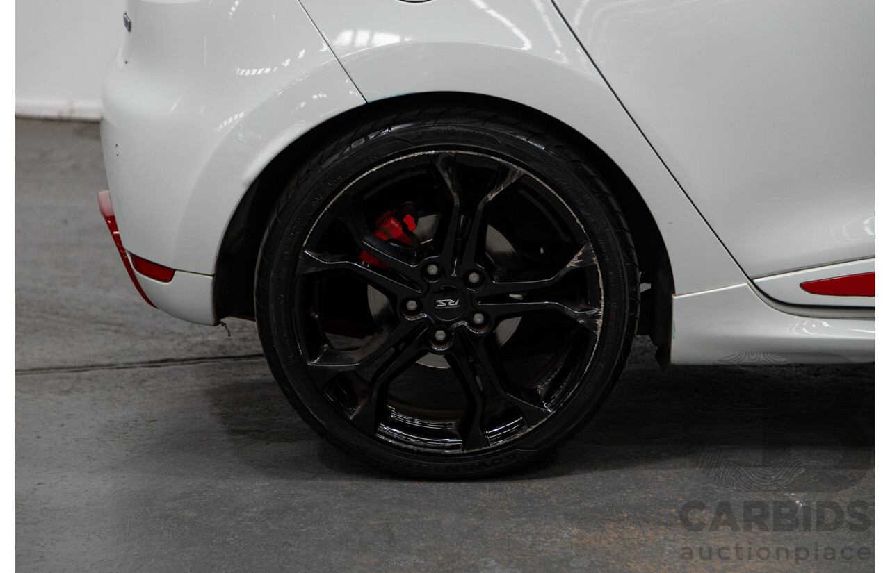 03/2015 Renault Clio RS 200 Sport X98 5D Hatchback White Turbo 1.6L