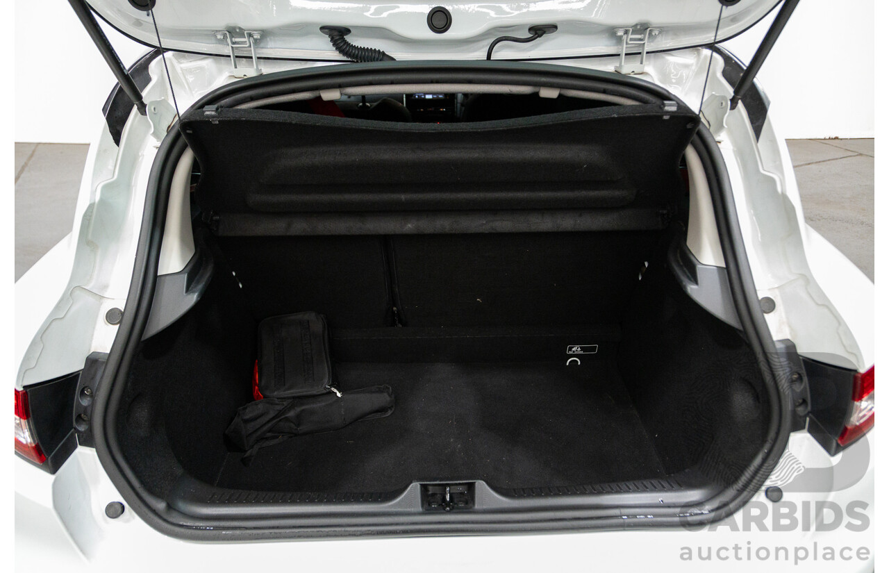 03/2015 Renault Clio RS 200 Sport X98 5D Hatchback White Turbo 1.6L