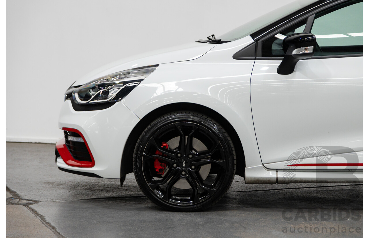 03/2015 Renault Clio RS 200 Sport X98 5D Hatchback White Turbo 1.6L