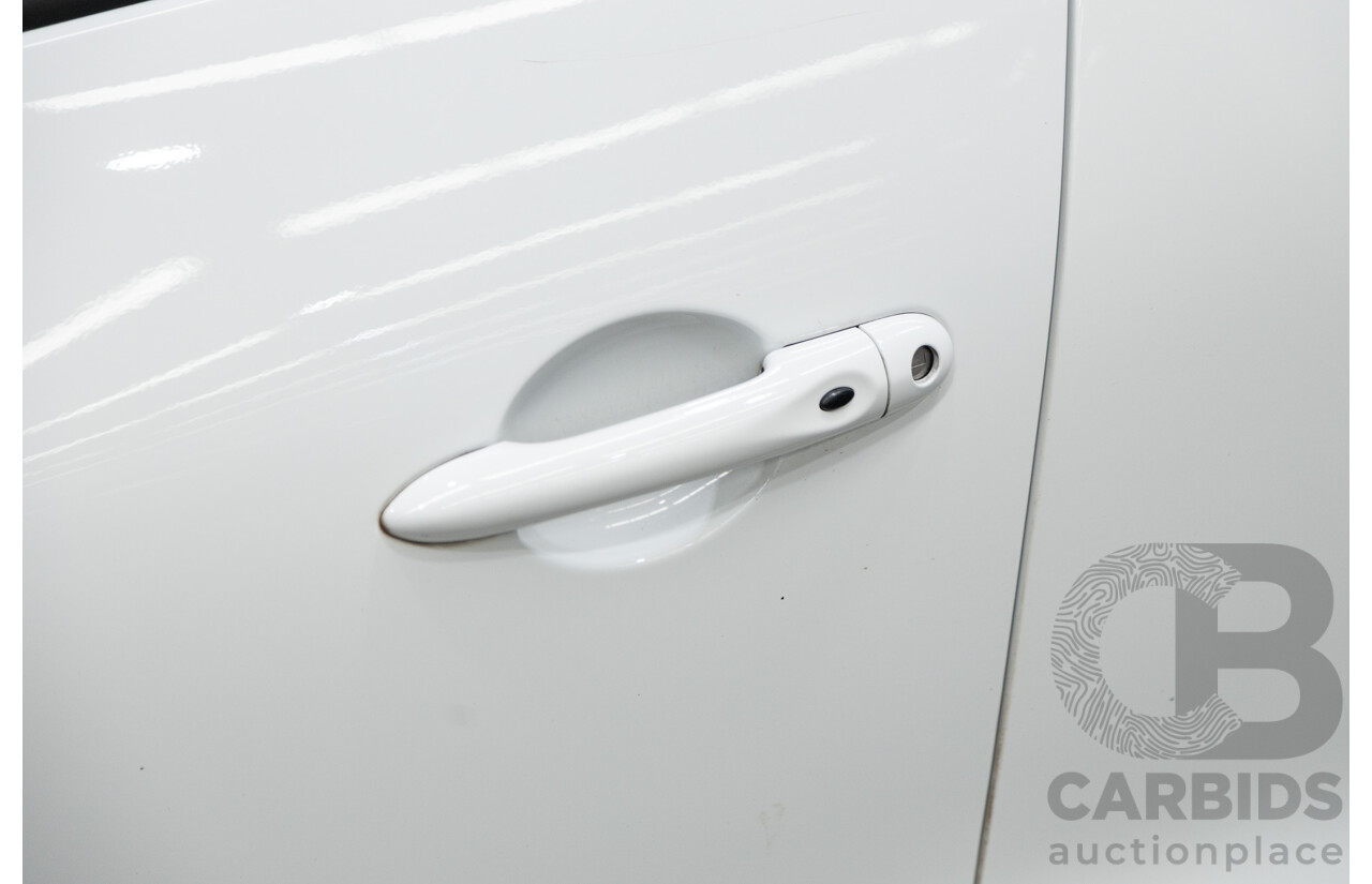 03/2015 Renault Clio RS 200 Sport X98 5D Hatchback White Turbo 1.6L