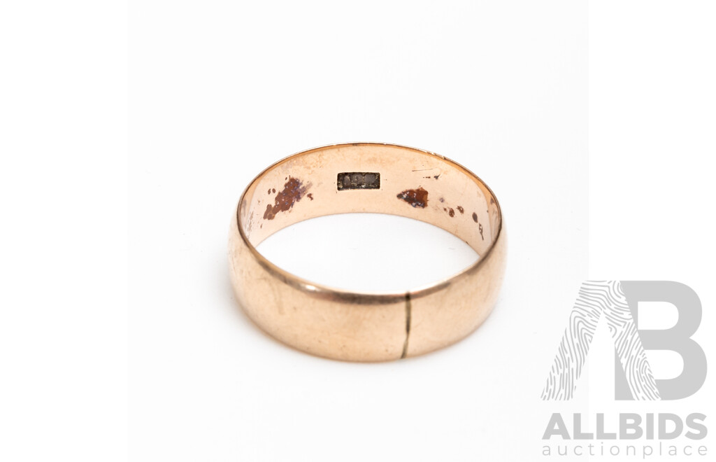 9ct Vintage Wide Flat Curve Wedding Ring, Size P,. 3.28 Grams
