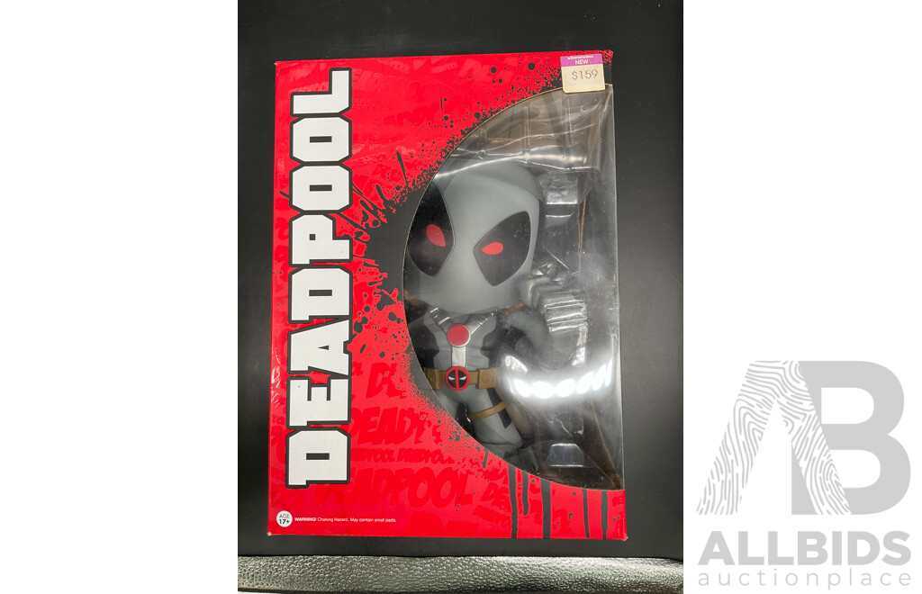 Collection of 3 Collectable Vinyl Figures - DEADPOOL Super Delux, 2x Funko Figures of Baman and DR. Emmett Brown - Lot of 3