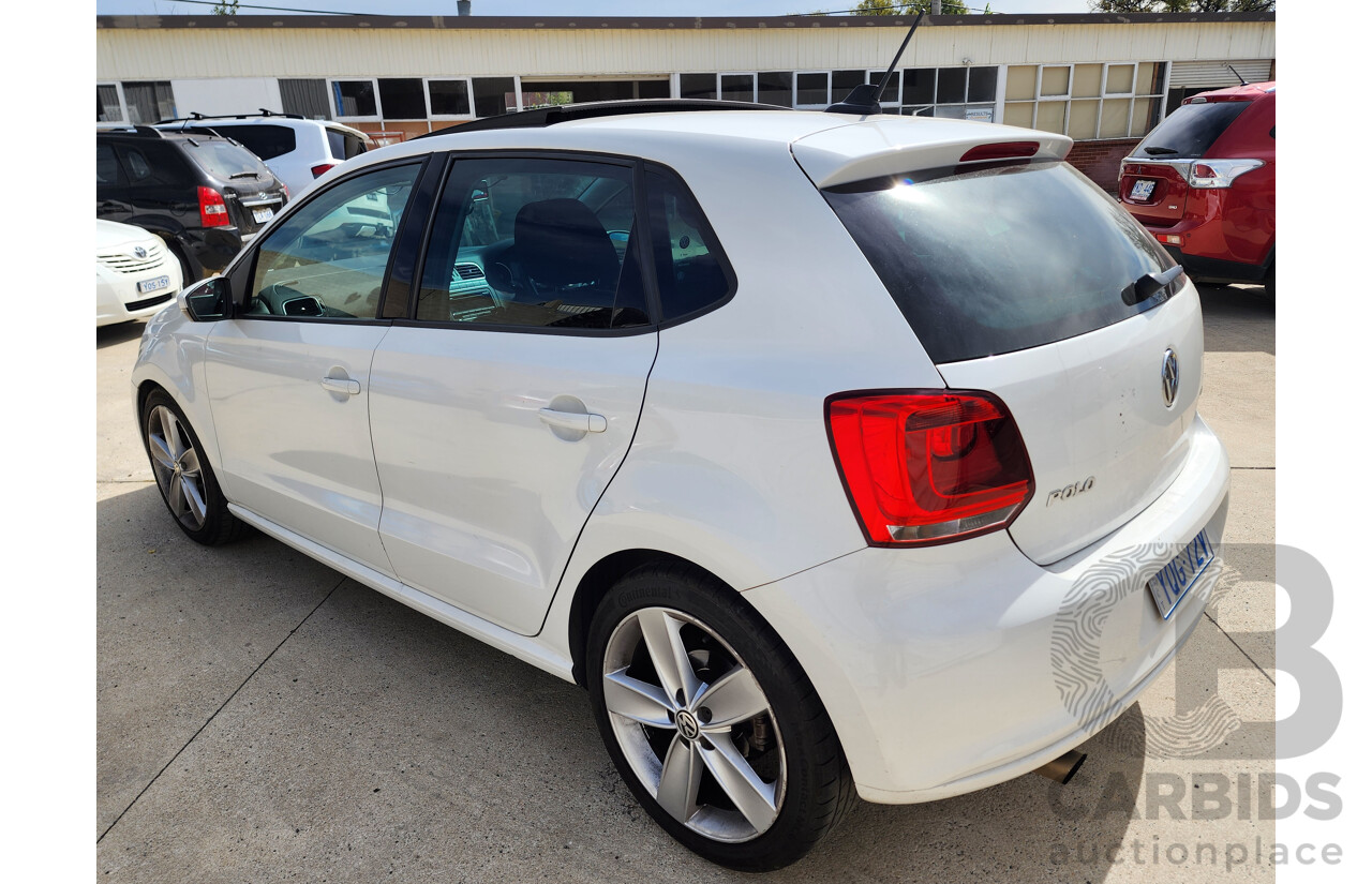 12/2012 Volkswagen Polo 77 TSI Comfortline 6R MY12 5d Hatchback White 1.2L