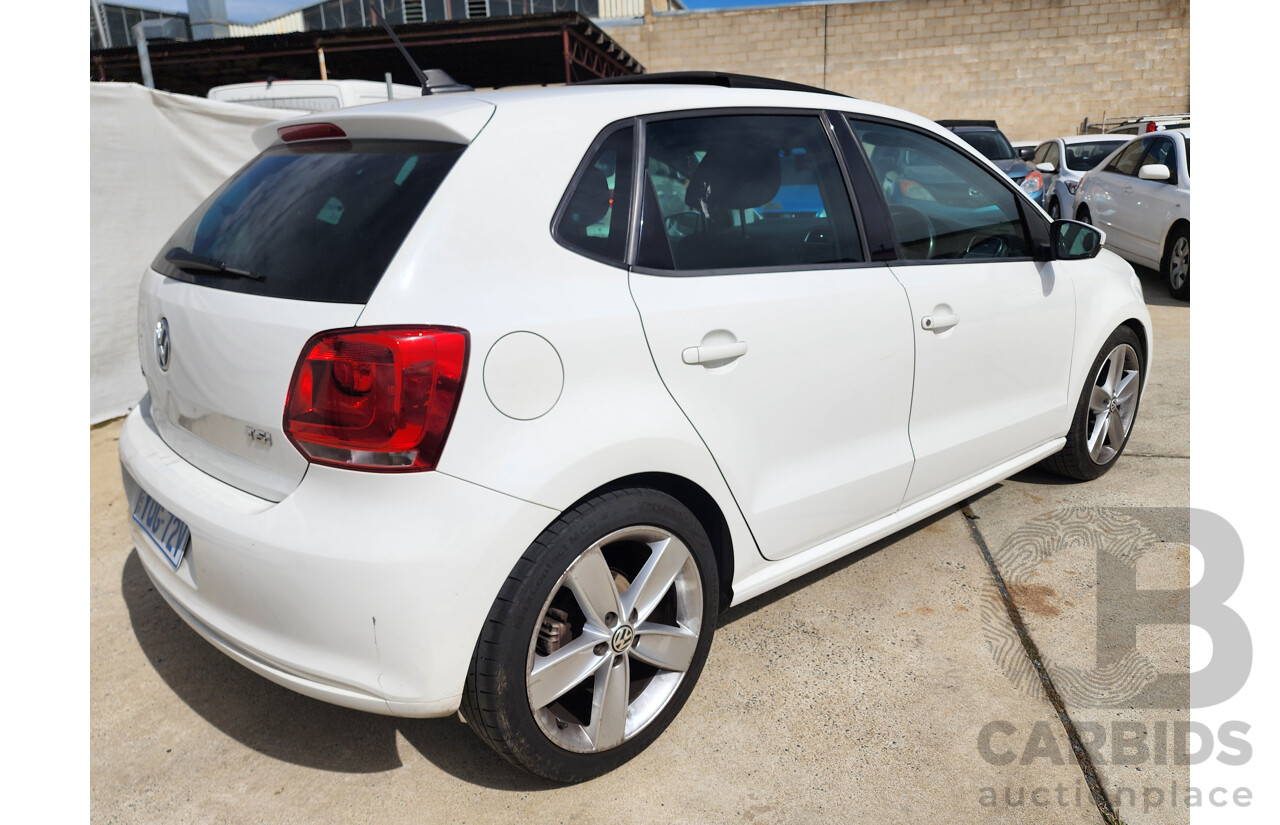 12/2012 Volkswagen Polo 77 TSI Comfortline 6R MY12 5d Hatchback White 1.2L