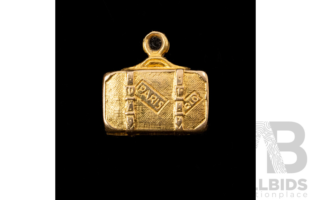 18ct Vintage Travel 'Paris' Suitcase Charm, 12mm, 1.20 Grams