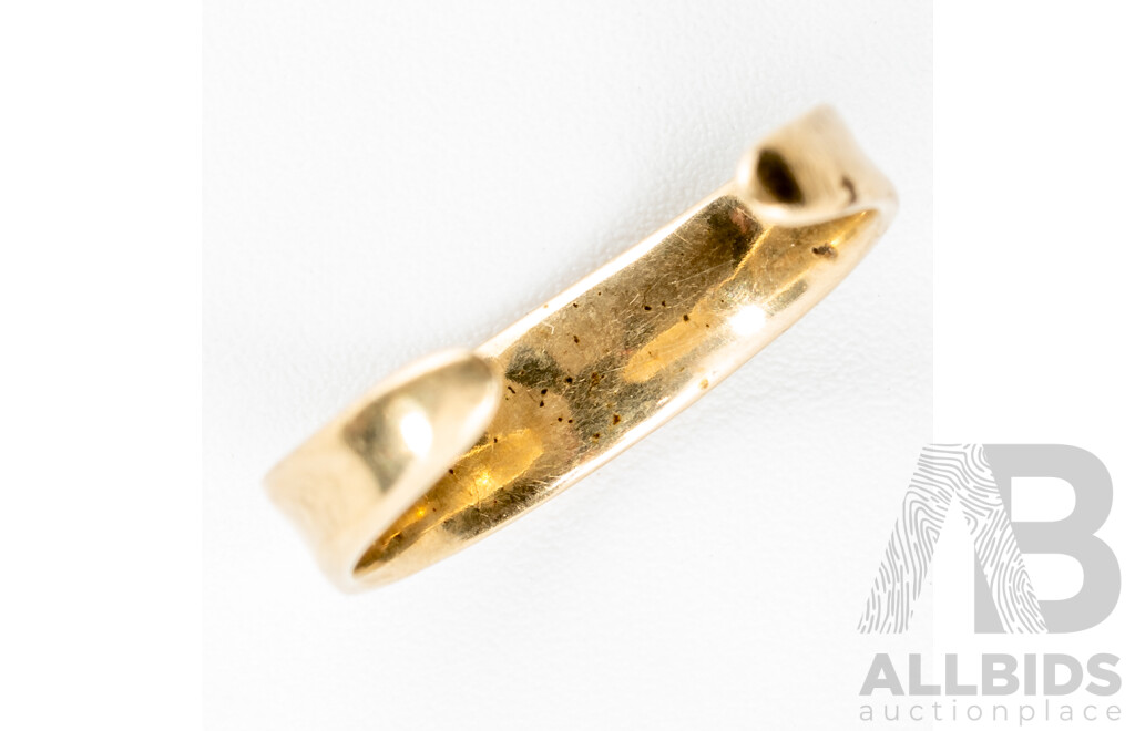 9ct Concave Open Cuff Style Ring, Adjustable Size G, 1.01 Grams