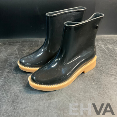 DR. MARTENS , MELISSA, XiuXian Women's Shoes Size 23.5 /(35/36)/38 - Lot of 3