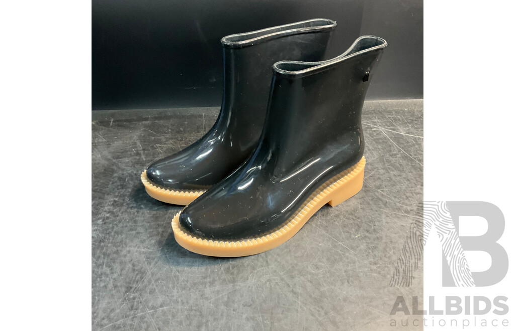 DR. MARTENS , MELISSA, XiuXian Women's Shoes Size 23.5 /(35/36)/38 - Lot of 3