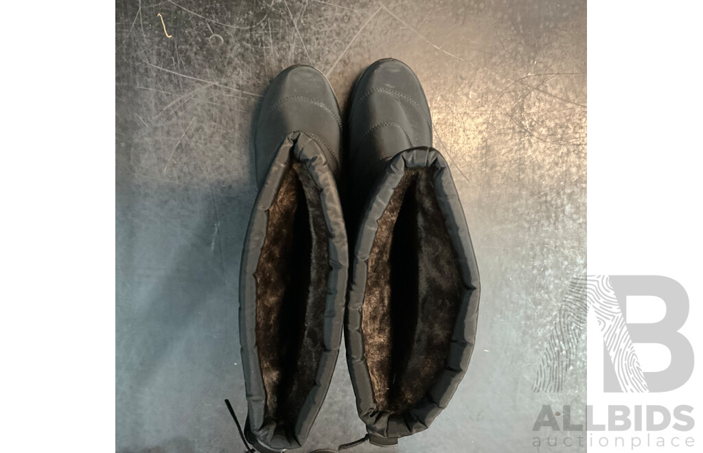 DR. MARTENS , MELISSA, XiuXian Women's Shoes Size 23.5 /(35/36)/38 - Lot of 3