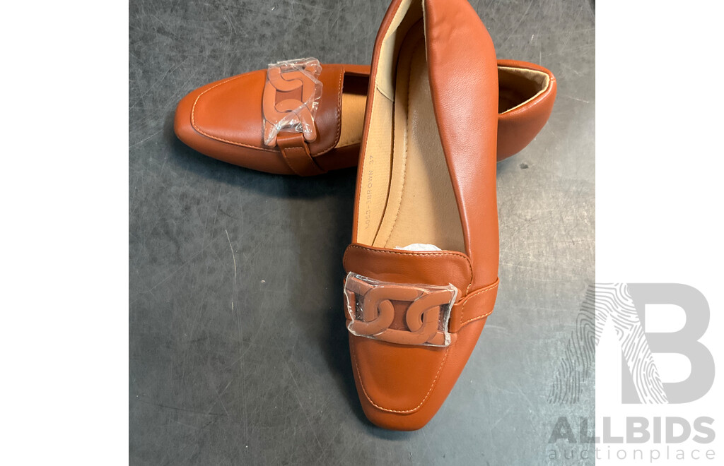 CHARLES&KEITH, MATT&NAT & Assorted Women Flats Size36 /37
