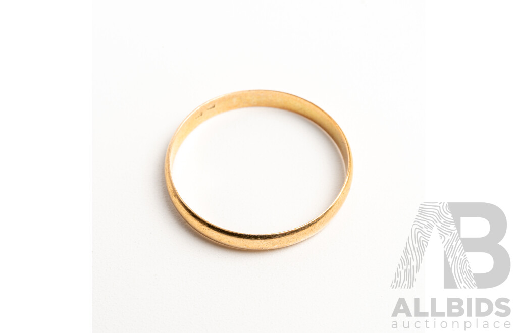 9ct Yellow Gold Flat Curve Profile Wedding Ring, Size U, 1.66 Grams