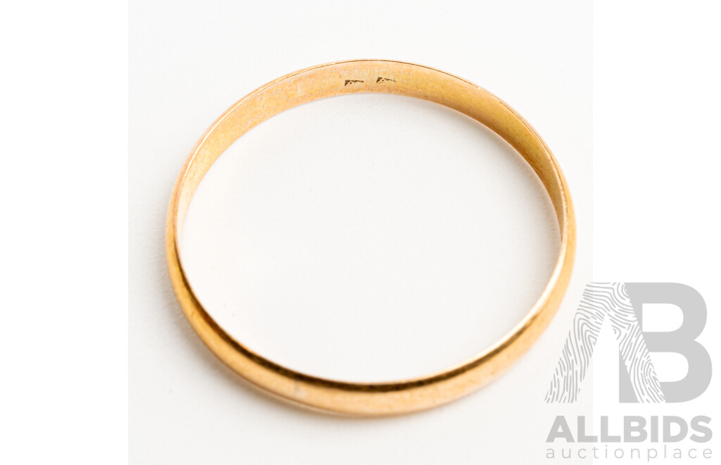 9ct Yellow Gold Flat Curve Profile Wedding Ring, Size U, 1.66 Grams