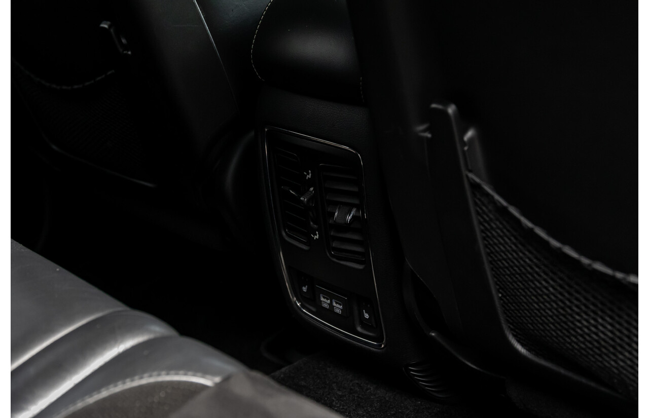 1/2015 Jeep Grand Cherokee SRT 8 (4x4) WK MY15 4d Wagon Brilliant Black Pearl Hemi V8 6.4L