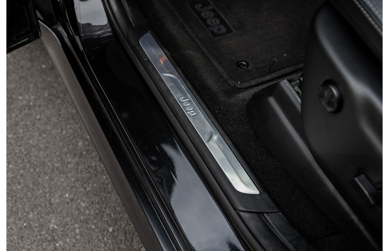 1/2015 Jeep Grand Cherokee SRT 8 (4x4) WK MY15 4d Wagon Brilliant Black Pearl Hemi V8 6.4L