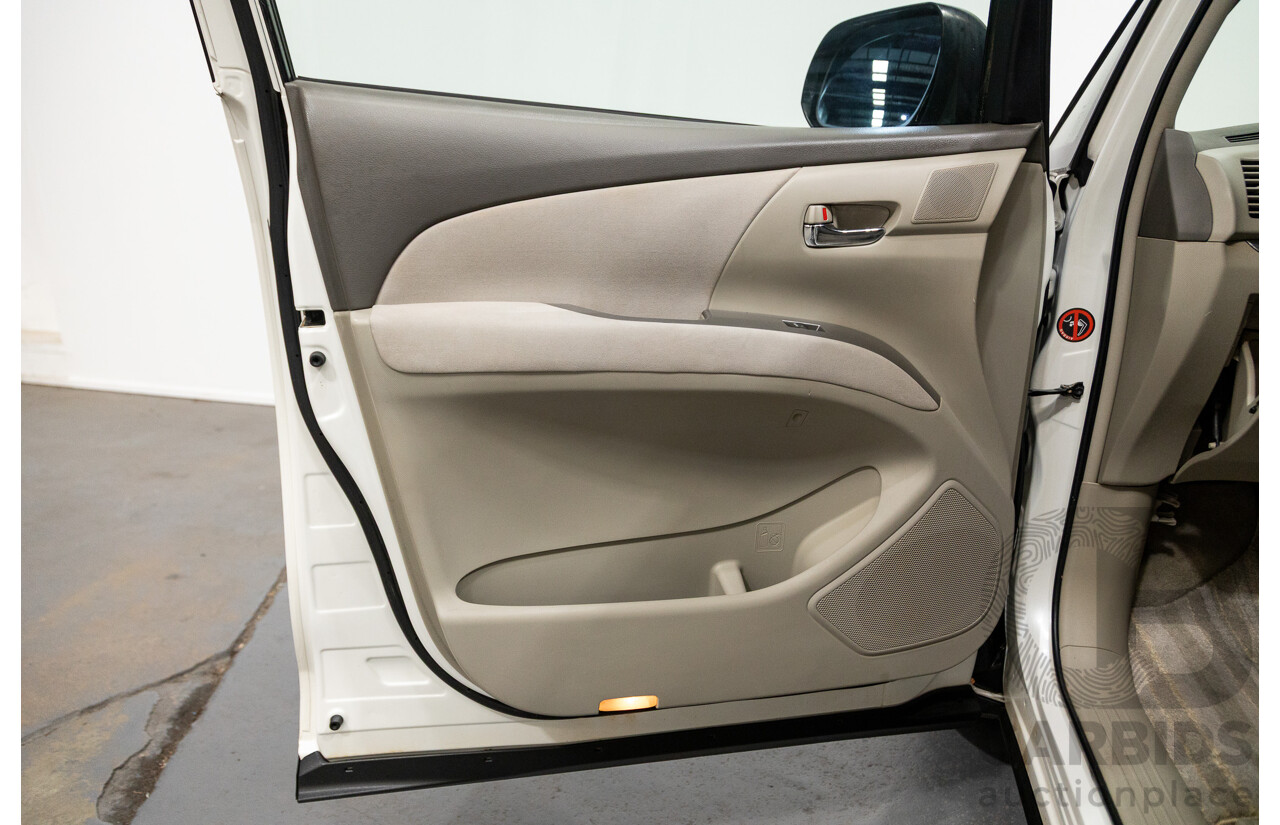 11/2007 Toyota Estima Hybrid (AWD) AHR20W 4d Wagon White 2.4L - 8 Seats