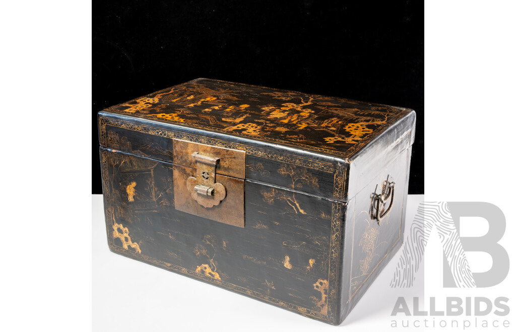 Vintage Japanese Lacquer Ware Box with Hand Painted Scenes to Top, Front & Sides