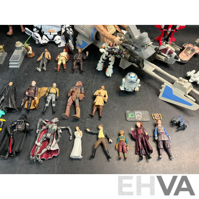 Assorted STAR WARS Action Figures  - Lot of 32