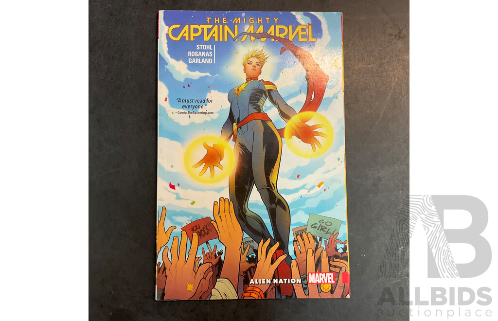 Collection of Comic Book & Book Included KNULL, IRON MAN and More - Lot of 25