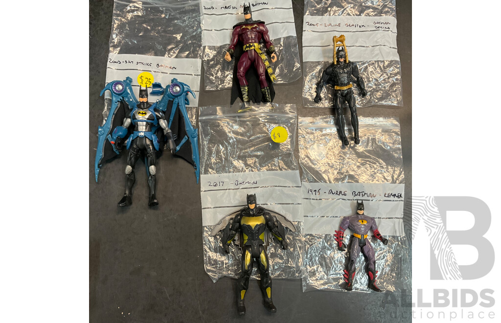 BATMAN Collectible Firures & Cards