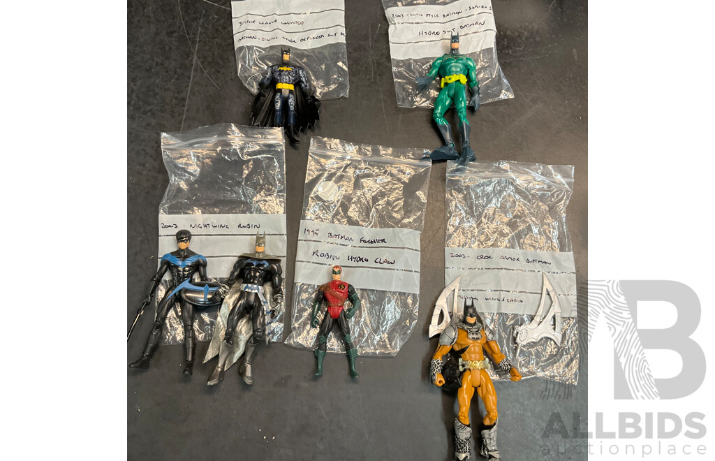 BATMAN Collectible Firures & Cards