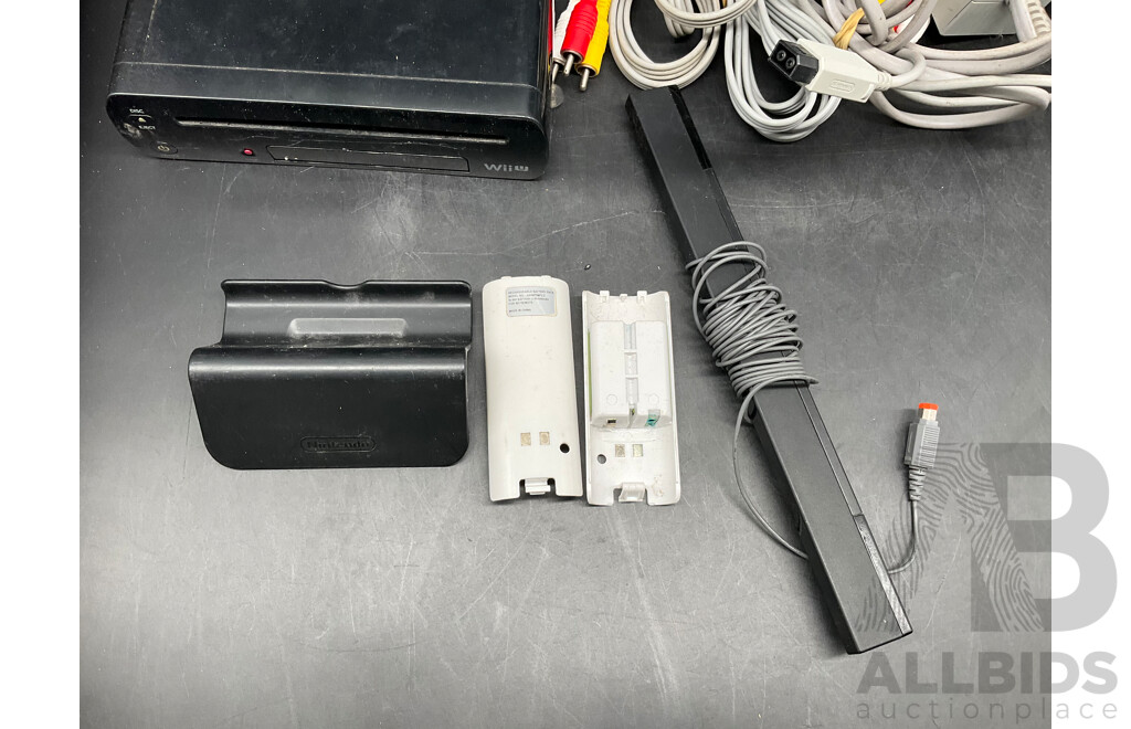 NINTENDO Wii Consoles (WUP-101(04) 32GB, Games (x5), Controllers (x3), Cables and Assorted Accessories