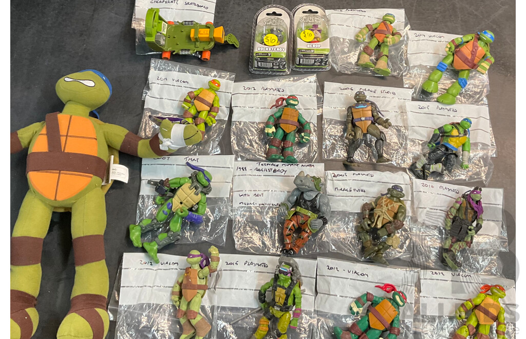 Collection of NINJA TURTLES Action Figure