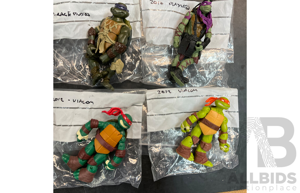 Collection of NINJA TURTLES Action Figure