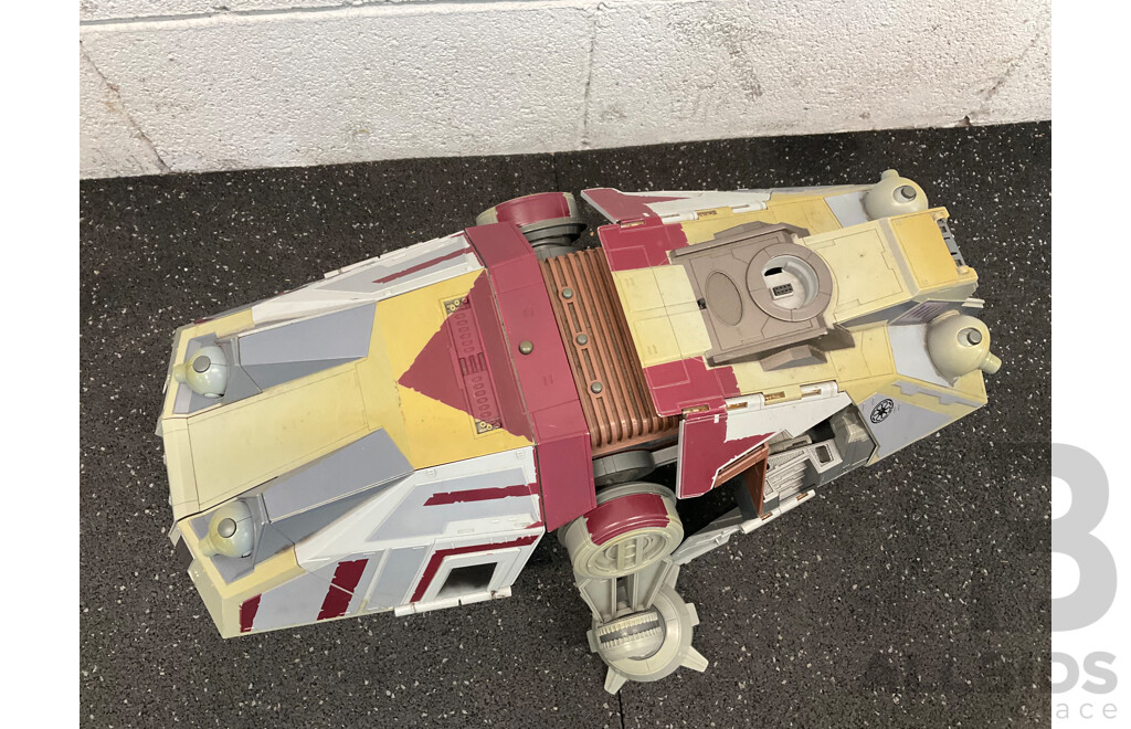 Assorted STAR WARS Action Figures - AT-TE Walker 2008 Hasbro, the Clone Wars AT-TE Walker  - Lot of 3
