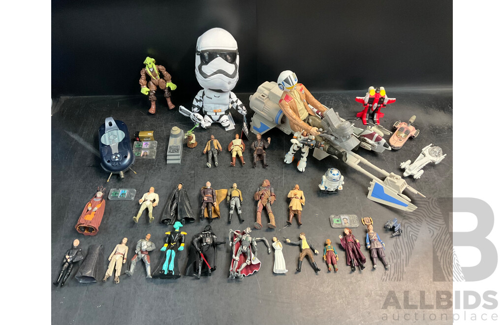 Assorted STAR WARS Action Figures  - Lot of 32