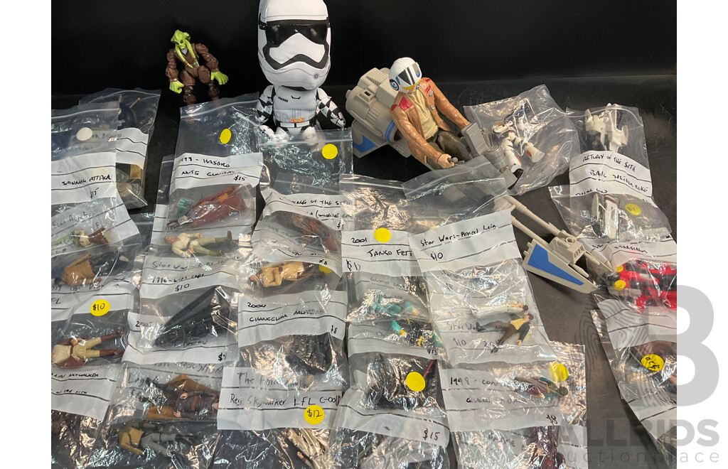 Assorted STAR WARS Action Figures  - Lot of 32
