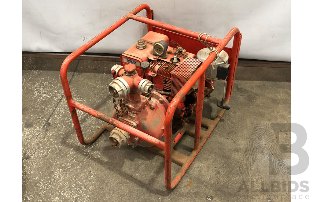 Davey 8HP Four Stroke Self Prime Firefighting Water Pump and Hoses