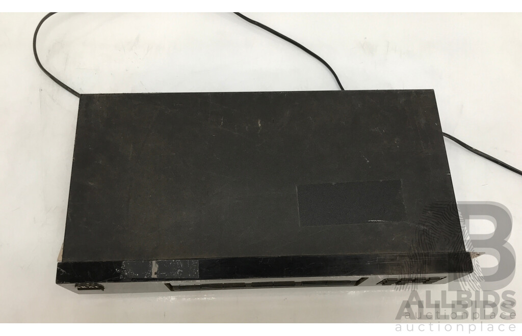 Vintage Akai (AT-26) Quartz Synthesizer Tuner