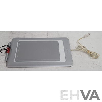 Wacom (CTH-661/S) Bamboo Fun Graphics Tablet