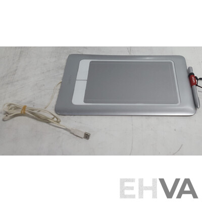 Wacom (CTH-661/S) Bamboo Fun Graphics Tablet