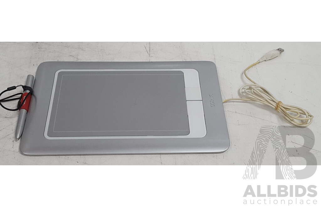 Wacom (CTH-661/S) Bamboo Fun Graphics Tablet