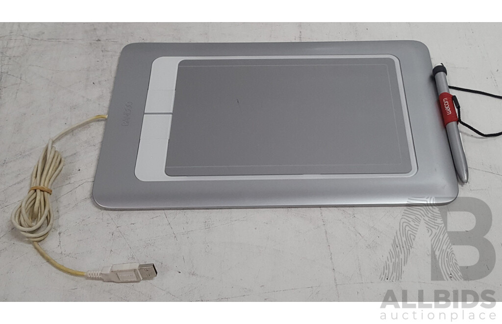 Wacom (CTH-661/S) Bamboo Fun Graphics Tablet