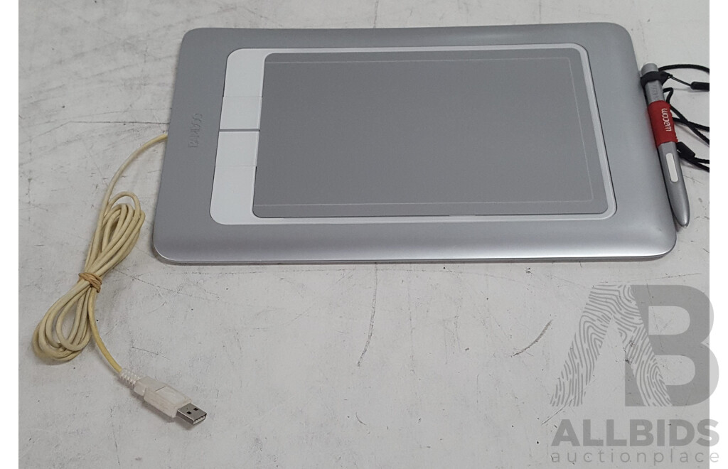 Wacom (CTH-661/S) Bamboo Fun Graphics Tablet